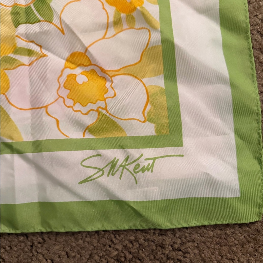 Vintage Scarf 28” x 28” Avon SW Kent Yellow Floral Tulip/Daffodil 100% Acetate